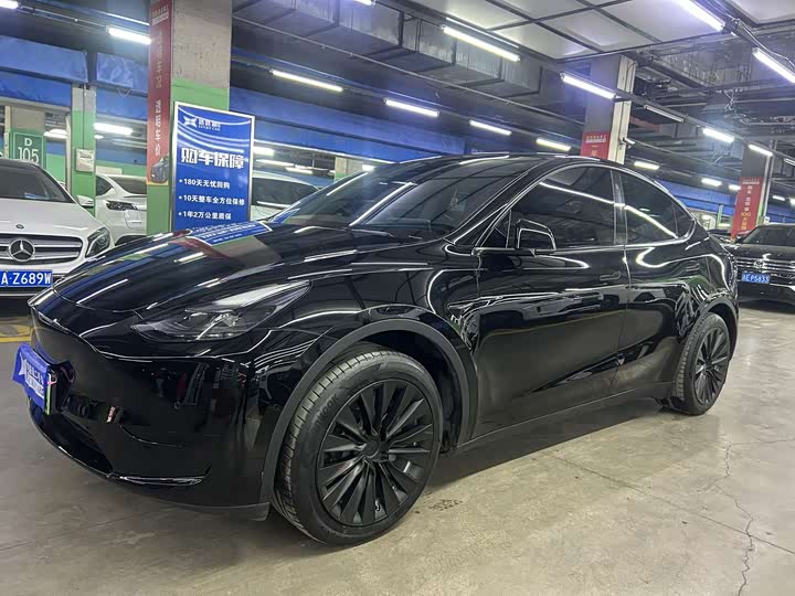 Фото 1 - Tesla Model Y