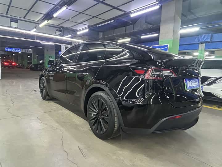 Фото 4 - Tesla Model Y