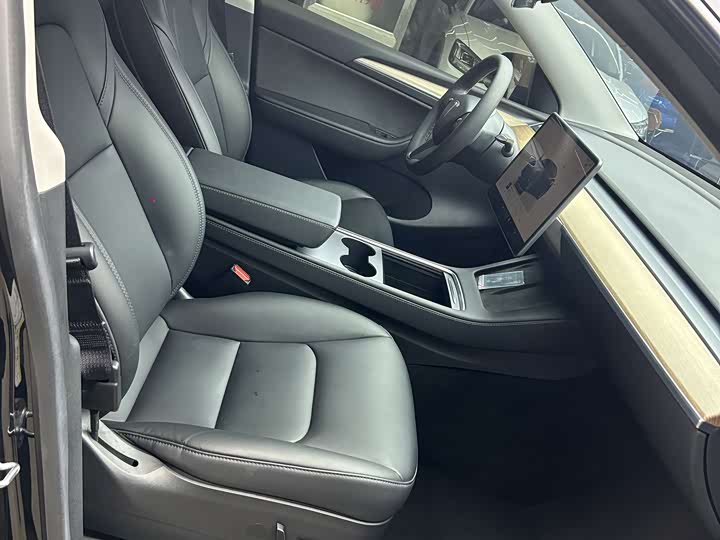 Фото 8 - Tesla Model Y