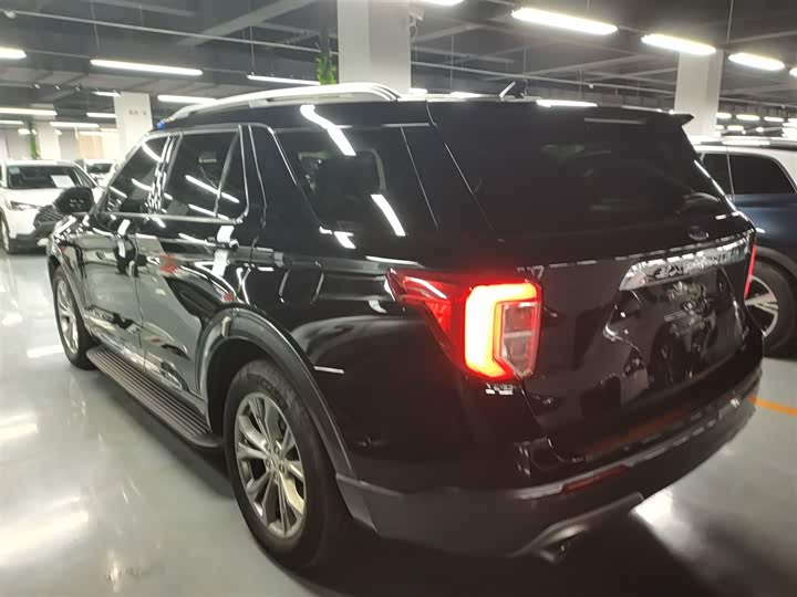 Фото 5 - Ford Explorer