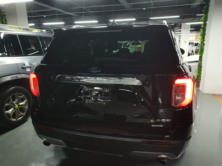 Фото 6 - Ford Explorer