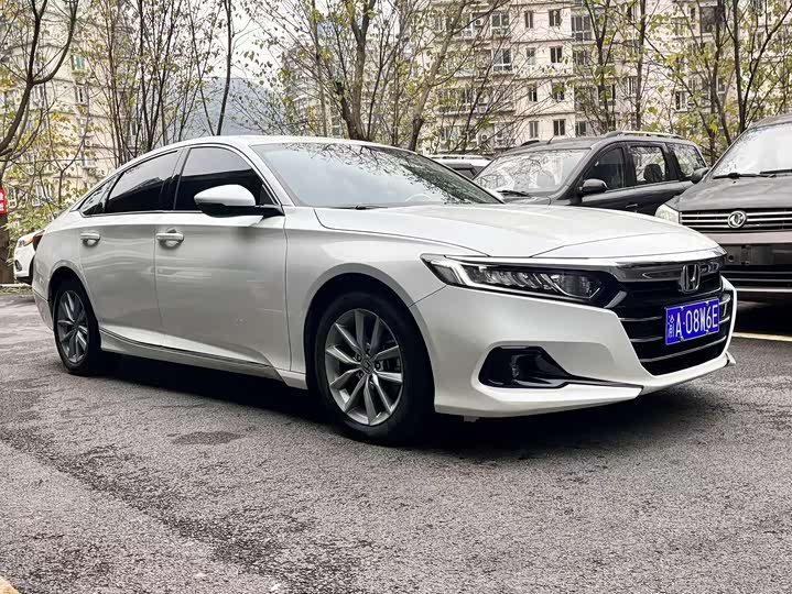 Фото 2 - Honda Accord