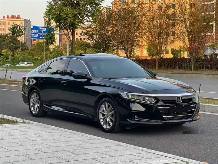 Фото 2 - Honda Accord