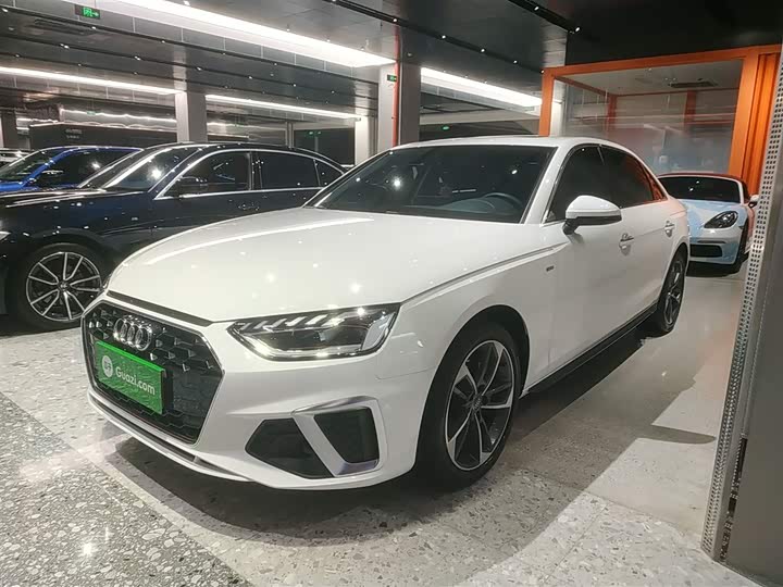 Фото 1 - Audi A4L