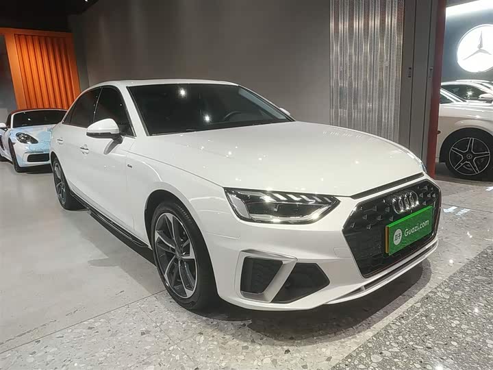 Фото 4 - Audi A4L