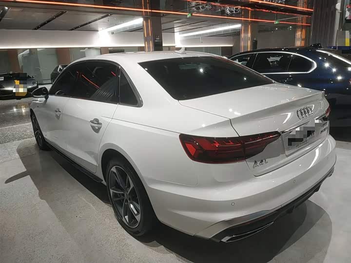 Фото 5 - Audi A4L