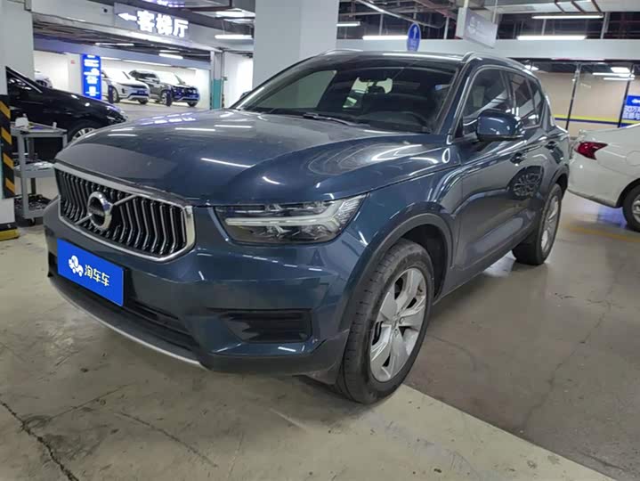 Фото 1 - Volvo XC40