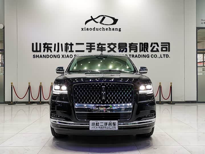 Фото 2 - Lincoln Navigator