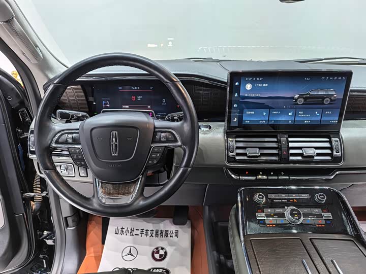 Фото 9 - Lincoln Navigator