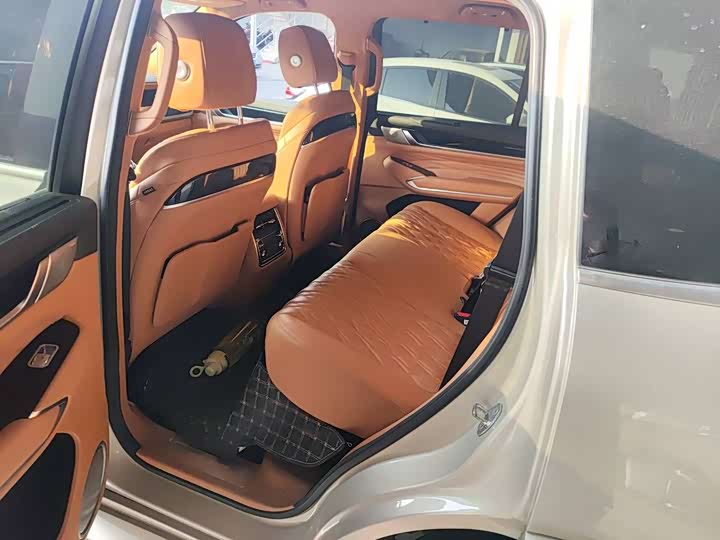 Фото 9 - Tank 500 Hybrid