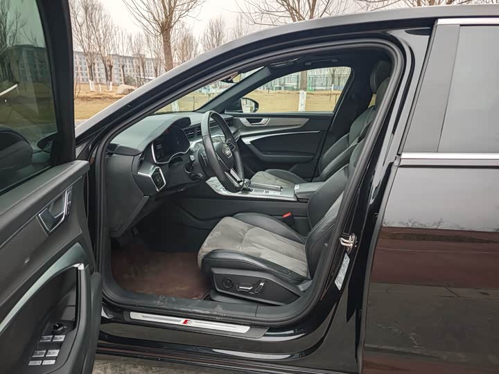 Фото 4 - Audi A6L