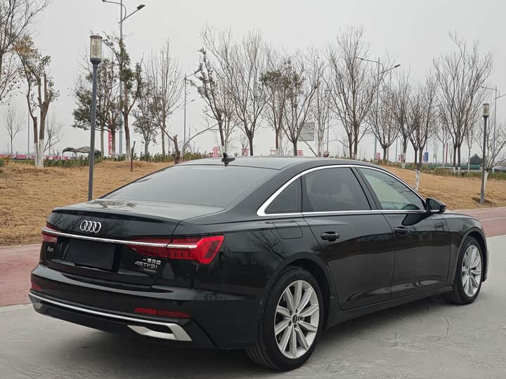 Фото 7 - Audi A6L