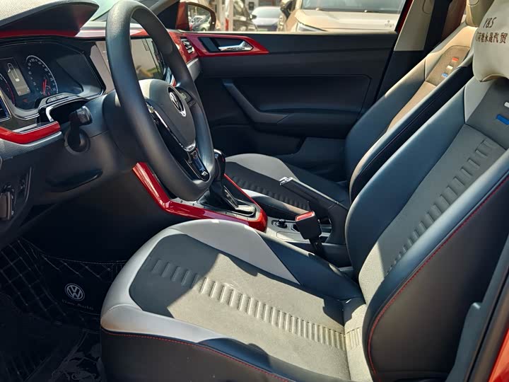 Фото 9 - Volkswagen Polo