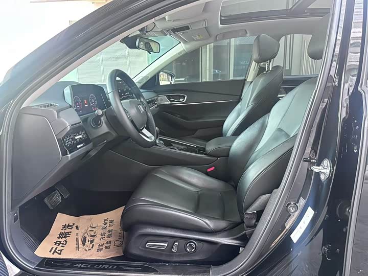 Фото 4 - Honda Accord