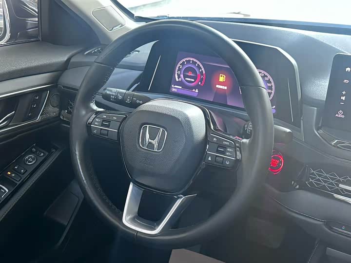 Фото 6 - Honda Accord