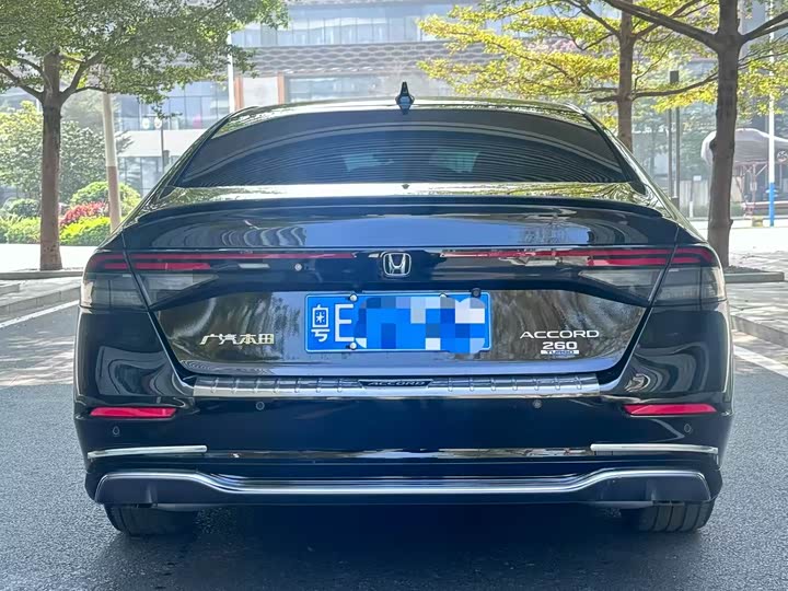 Фото 8 - Honda Accord