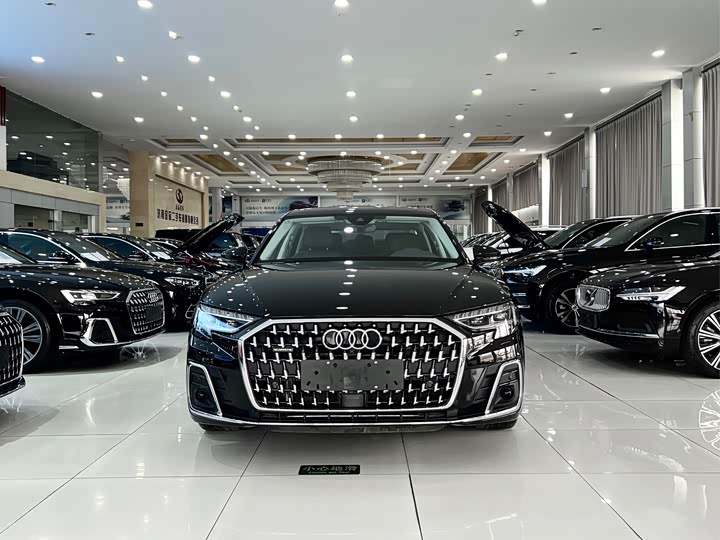 Фото 3 - Audi A8