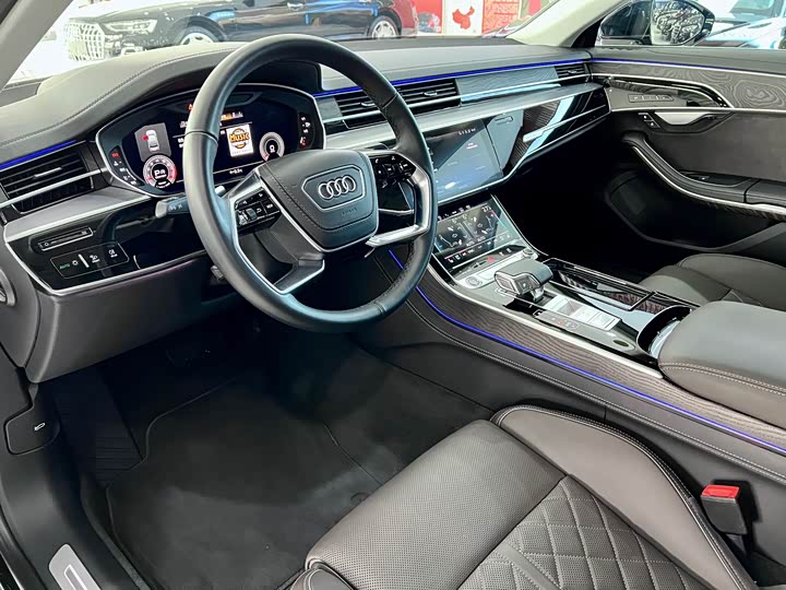 Фото 7 - Audi A8