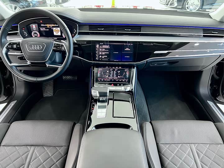 Фото 9 - Audi A8