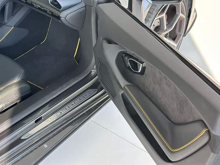 Фото 9 - Lamborghini Huracán