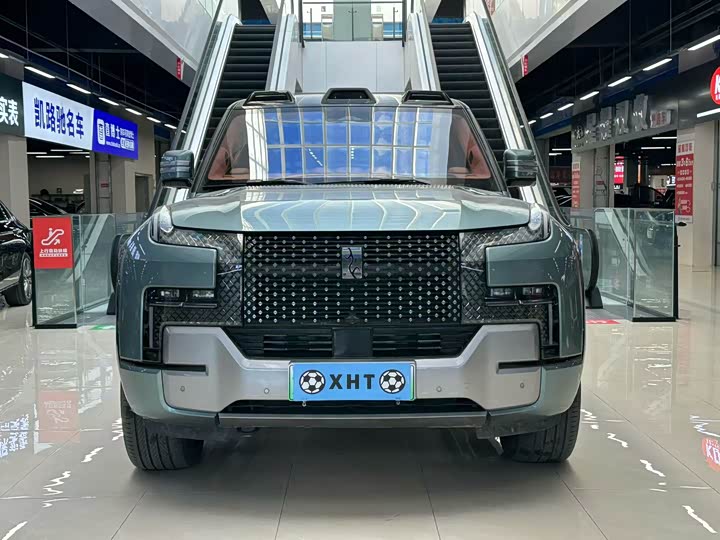 Фото 2 - BYD Yangwang U8