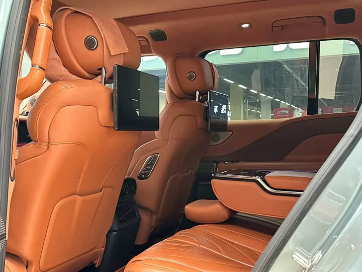 Фото 6 - BYD Yangwang U8