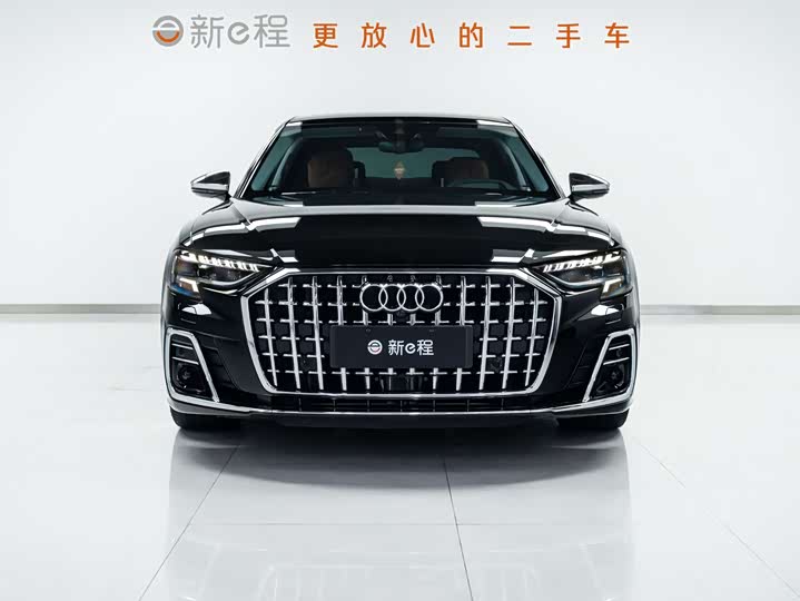 Фото 2 - Audi A8