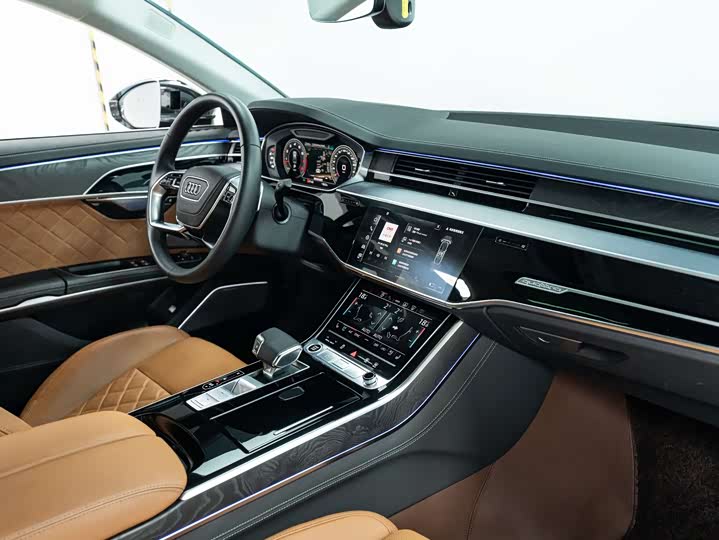 Фото 7 - Audi A8