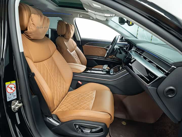 Фото 8 - Audi A8