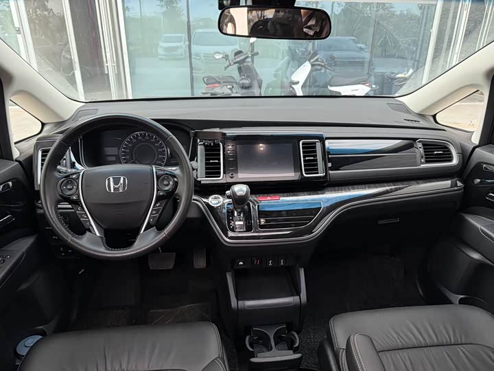 Фото 6 - Honda Elysion