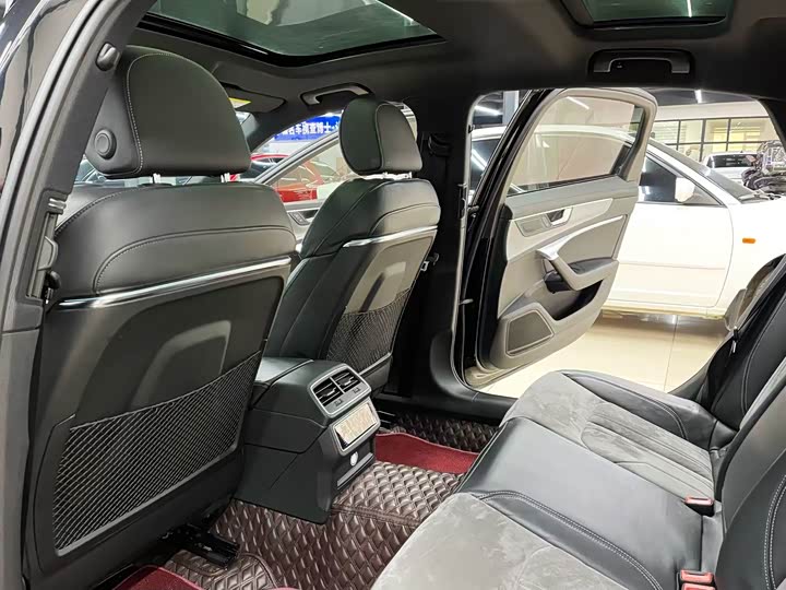 Фото 6 - Audi A6L