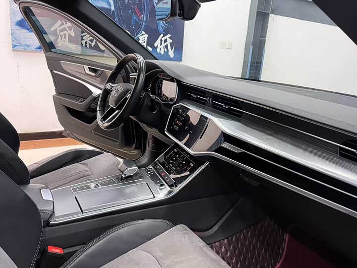 Фото 8 - Audi A6L