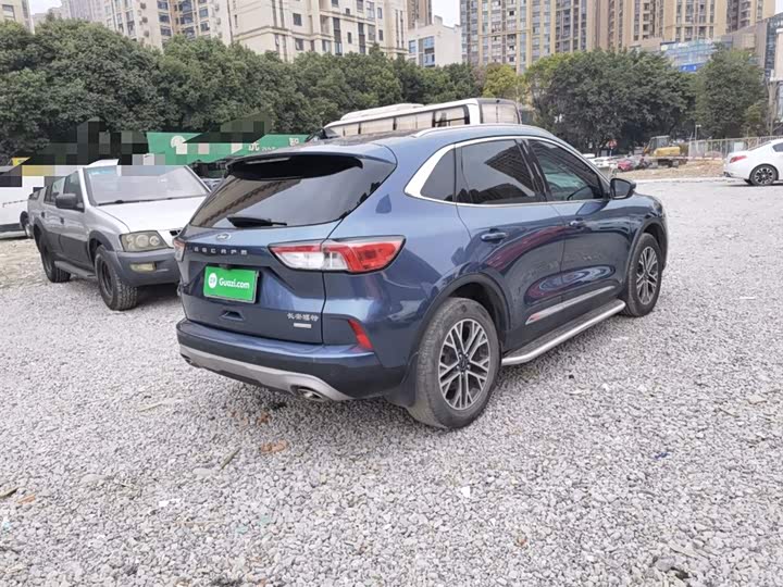 Фото 7 - Ford Escape