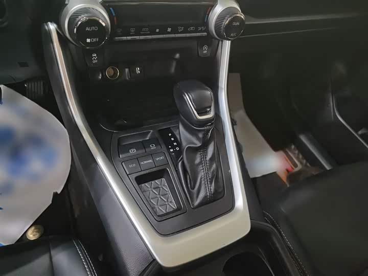 Фото 9 - Toyota Wildlander