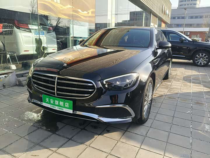 Фото 1 - Mercedes-Benz E-Class