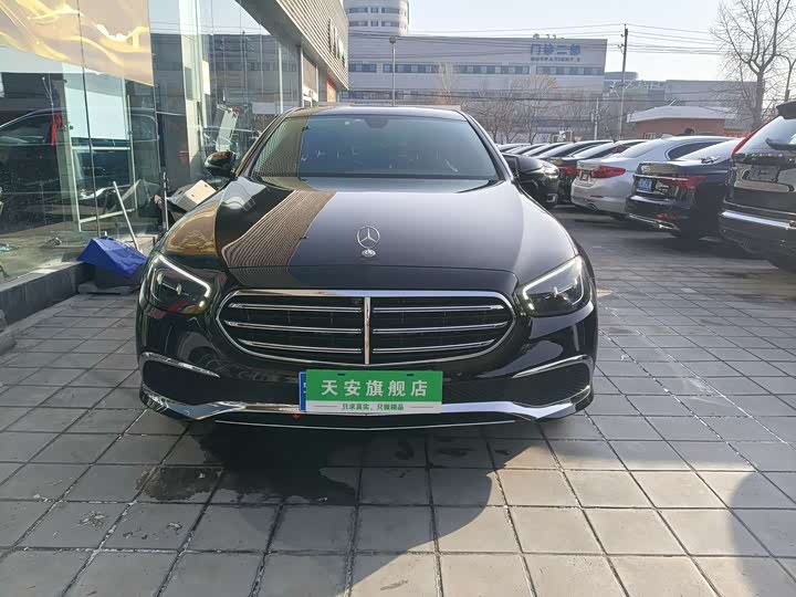 Фото 2 - Mercedes-Benz E-Class