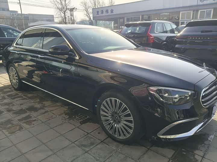 Фото 4 - Mercedes-Benz E-Class