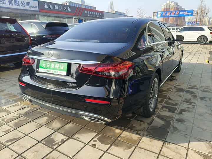 Фото 7 - Mercedes-Benz E-Class