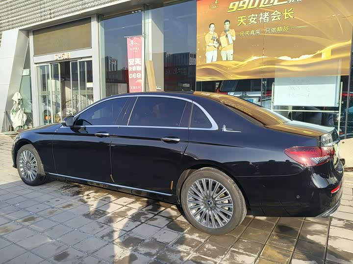 Фото 8 - Mercedes-Benz E-Class