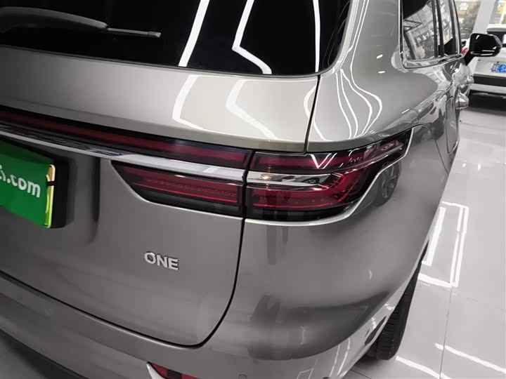 Фото 8 - LiXiang One