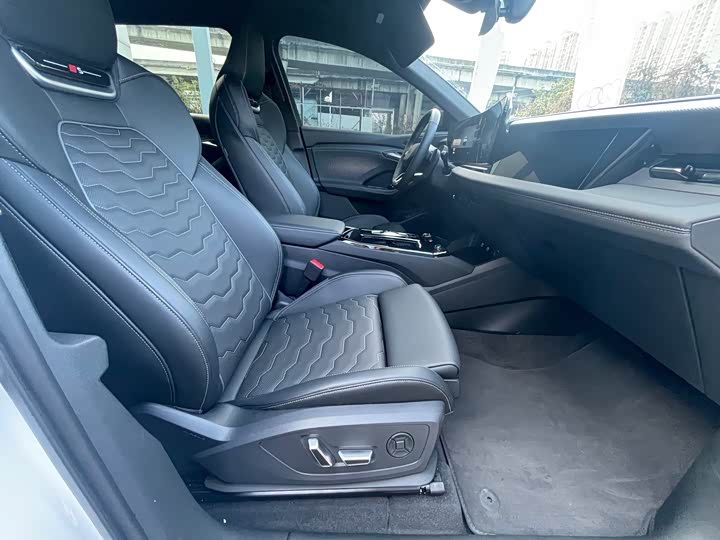 Фото 4 - Audi Q6L e-tron