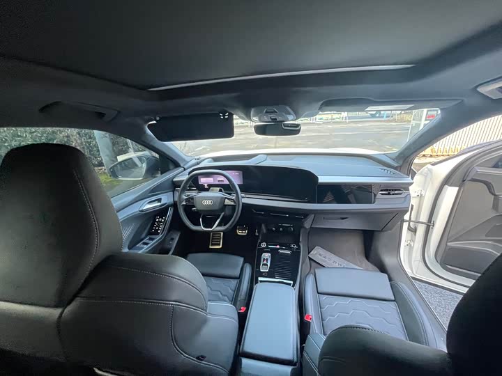 Фото 6 - Audi Q6L e-tron