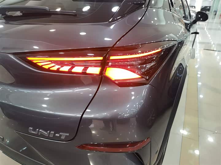 Фото 8 - Changan UNI-T