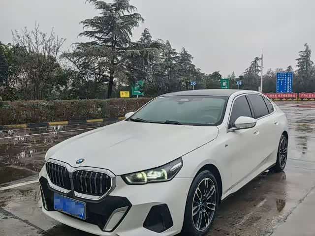 Фото 1 - BMW 5 Series