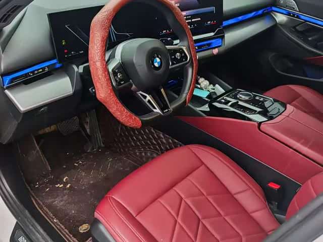 Фото 3 - BMW 5 Series