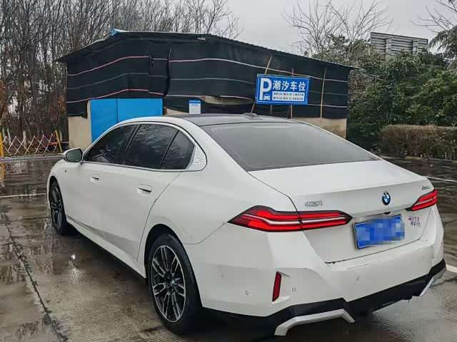 Фото 5 - BMW 5 Series