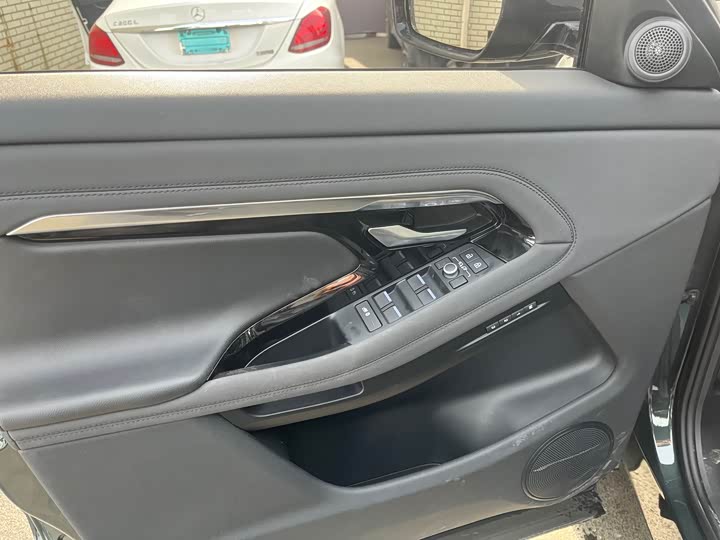 Фото 8 - Land Rover Range Rover Evoque L