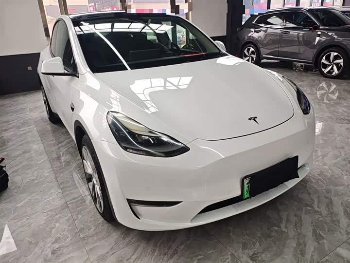 Фото 4 - Tesla Model Y