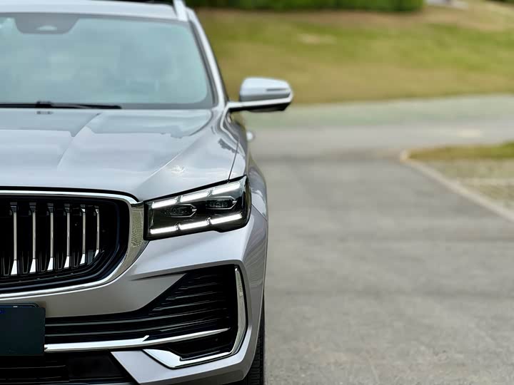 Фото 9 - Geely Monjaro