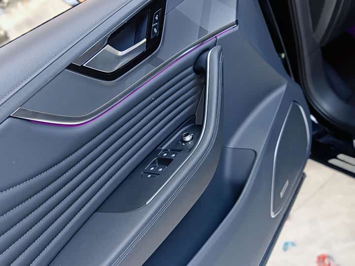 Фото 8 - Hongqi HS5